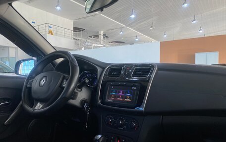 Renault Logan II, 2017 год, 859 000 рублей, 9 фотография
