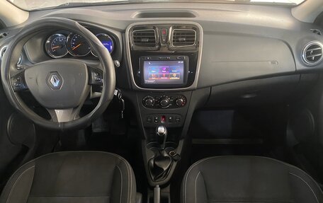 Renault Logan II, 2017 год, 859 000 рублей, 10 фотография