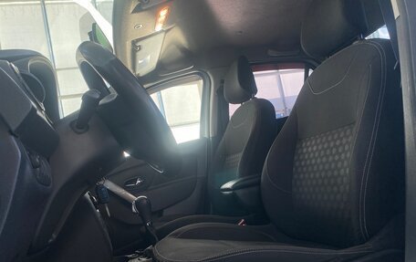 Renault Logan II, 2017 год, 859 000 рублей, 17 фотография