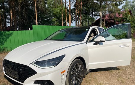 Hyundai Sonata VIII, 2021 год, 2 450 000 рублей, 2 фотография