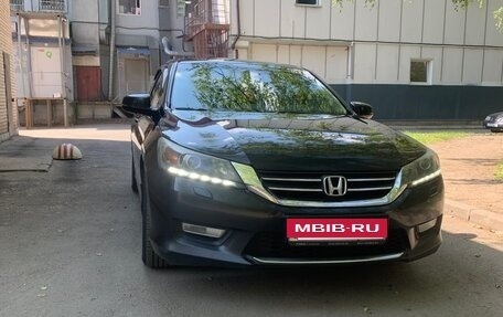 Honda Accord IX рестайлинг, 2013 год, 1 550 000 рублей, 11 фотография