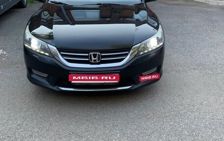 Honda Accord IX рестайлинг, 2013 год, 1 550 000 рублей, 2 фотография