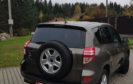 Toyota RAV4, 2011 год, 1 600 000 рублей, 2 фотография