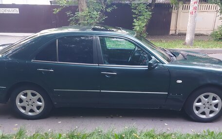 Mercedes-Benz E-Класс, 1996 год, 330 000 рублей, 3 фотография