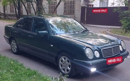 Mercedes-Benz E-Класс, 1996 год, 330 000 рублей, 2 фотография