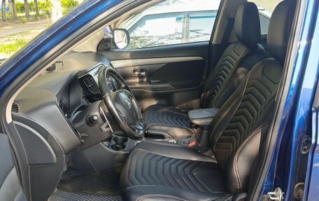 Mitsubishi Outlander III рестайлинг 3, 2013 год, 949 999 рублей, 5 фотография