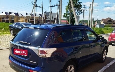 Mitsubishi Outlander III рестайлинг 3, 2013 год, 949 999 рублей, 4 фотография