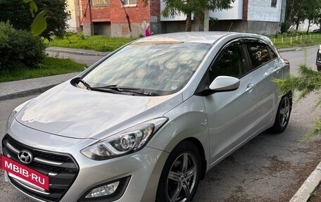 Hyundai i30 II рестайлинг, 2015 год, 1 000 000 рублей, 3 фотография