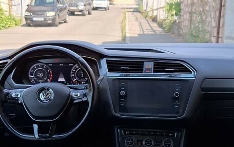 Volkswagen Tiguan II, 2017 год, 2 499 000 рублей, 5 фотография