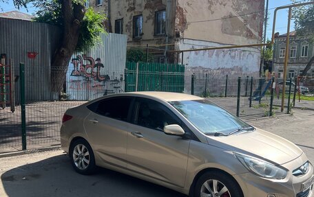 Hyundai Solaris II рестайлинг, 2011 год, 740 000 рублей, 4 фотография