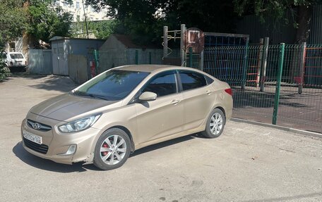 Hyundai Solaris II рестайлинг, 2011 год, 740 000 рублей, 2 фотография