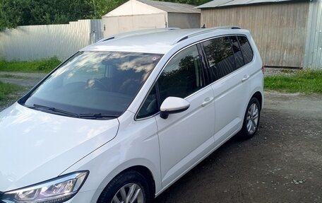 Volkswagen Touran III, 2017 год, 1 500 000 рублей, 3 фотография