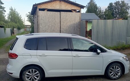 Volkswagen Touran III, 2017 год, 1 500 000 рублей, 4 фотография
