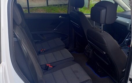 Volkswagen Touran III, 2017 год, 1 500 000 рублей, 8 фотография