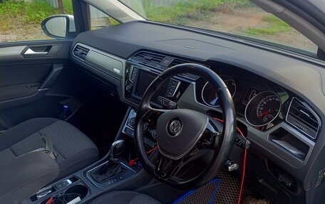 Volkswagen Touran III, 2017 год, 1 500 000 рублей, 7 фотография