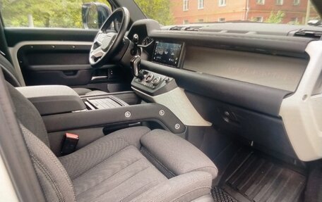Land Rover Defender II, 2021 год, 4 350 000 рублей, 10 фотография