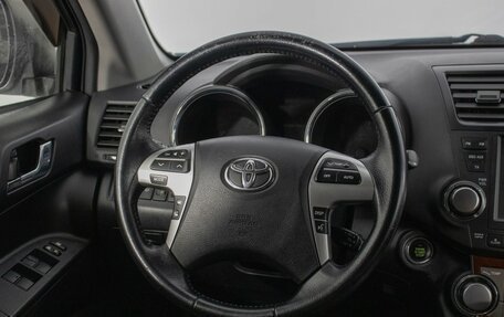 Toyota Highlander III, 2011 год, 1 935 000 рублей, 16 фотография