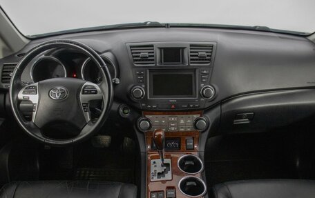 Toyota Highlander III, 2011 год, 1 935 000 рублей, 14 фотография