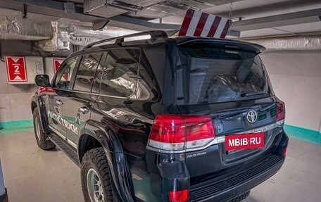 Toyota Land Cruiser 200, 2018 год, 8 150 000 рублей, 2 фотография