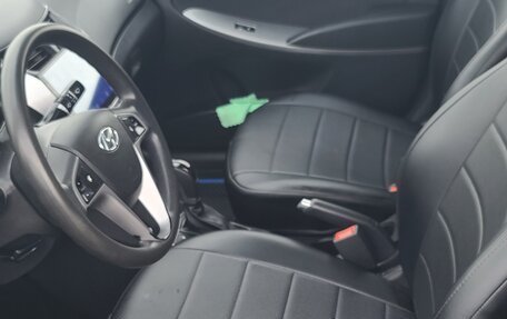 Hyundai Solaris II рестайлинг, 2015 год, 920 000 рублей, 10 фотография