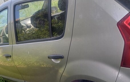 Renault Sandero I, 2014 год, 800 000 рублей, 3 фотография