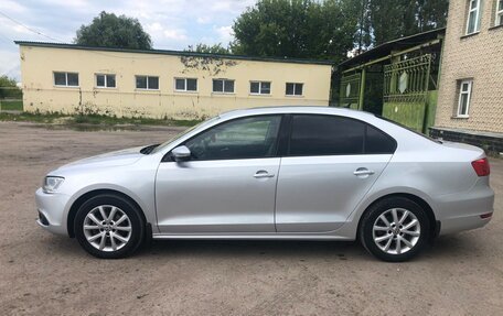 Volkswagen Jetta VI, 2011 год, 900 000 рублей, 7 фотография
