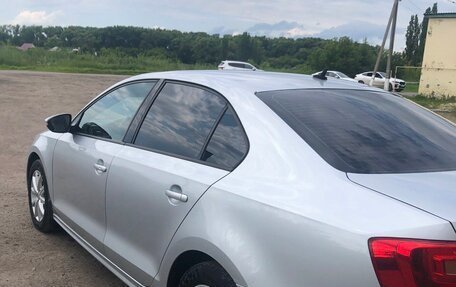 Volkswagen Jetta VI, 2011 год, 900 000 рублей, 10 фотография