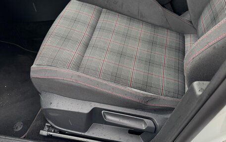Volkswagen Golf GTI, 2023 год, 3 899 999 рублей, 11 фотография