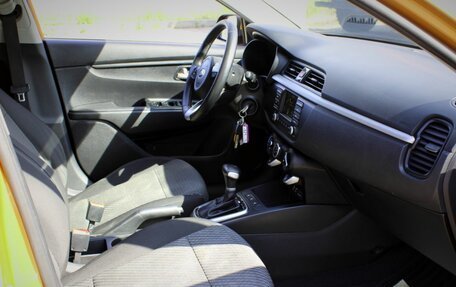 KIA Rio IV, 2017 год, 995 000 рублей, 12 фотография