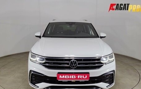 Volkswagen Tiguan II, 2021 год, 2 999 000 рублей, 2 фотография
