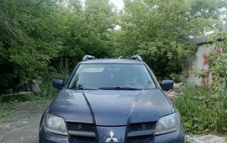 Mitsubishi Outlander III рестайлинг 3, 2003 год, 550 000 рублей, 1 фотография