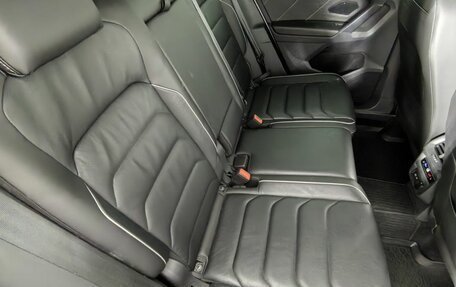 Volkswagen Tiguan II, 2021 год, 2 999 000 рублей, 26 фотография