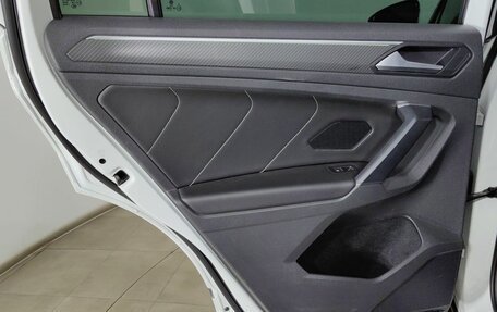 Volkswagen Tiguan II, 2021 год, 2 999 000 рублей, 27 фотография