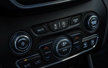 Jeep Cherokee, 2018 год, 2 399 000 рублей, 20 фотография