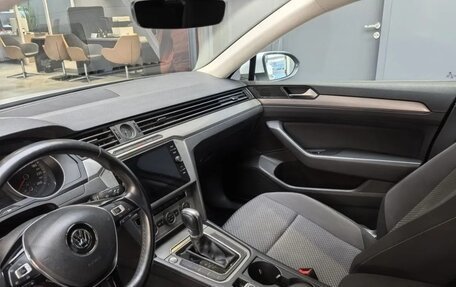 Volkswagen Passat B8 рестайлинг, 2017 год, 1 740 000 рублей, 9 фотография