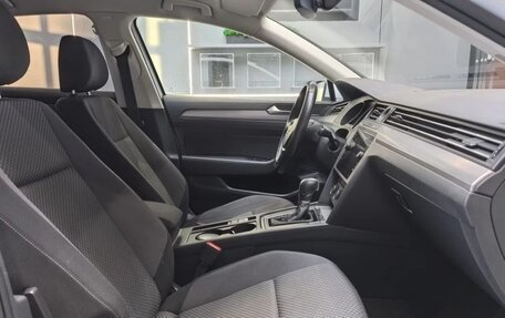 Volkswagen Passat B8 рестайлинг, 2017 год, 1 740 000 рублей, 11 фотография