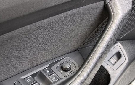 Volkswagen Passat B8 рестайлинг, 2017 год, 1 740 000 рублей, 13 фотография