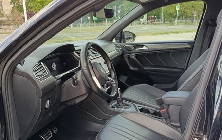 Volkswagen Tiguan II, 2021 год, 3 550 000 рублей, 6 фотография