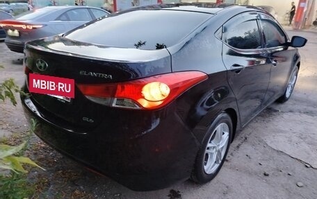 Hyundai Elantra V, 2013 год, 920 000 рублей, 2 фотография