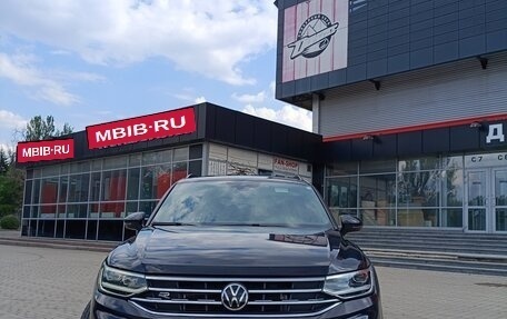 Volkswagen Tiguan II, 2021 год, 3 550 000 рублей, 2 фотография