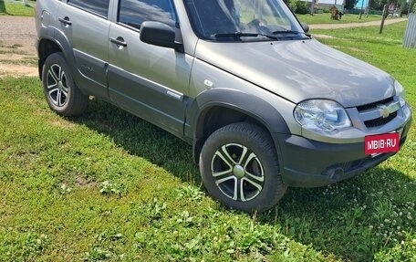Chevrolet Niva I рестайлинг, 2013 год, 590 000 рублей, 2 фотография