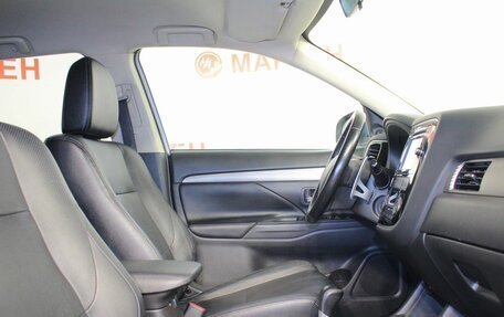 Mitsubishi Outlander III рестайлинг 3, 2013 год, 1 493 000 рублей, 10 фотография