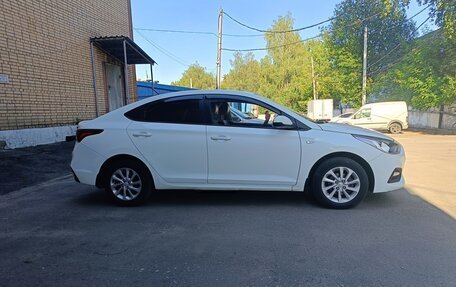 Hyundai Solaris II рестайлинг, 2017 год, 950 000 рублей, 5 фотография