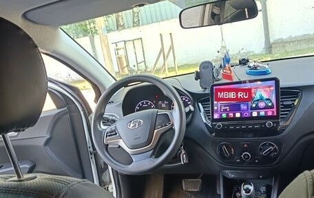 Hyundai Solaris II рестайлинг, 2017 год, 950 000 рублей, 4 фотография