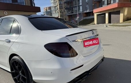 Mercedes-Benz E-Класс, 2017 год, 3 100 000 рублей, 4 фотография