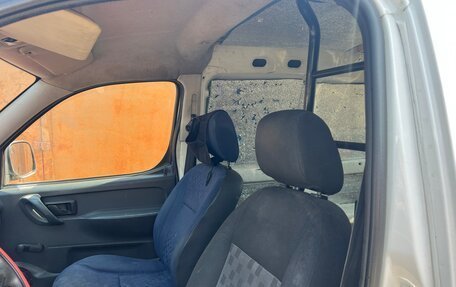 Peugeot Partner II рестайлинг 2, 2010 год, 355 000 рублей, 17 фотография