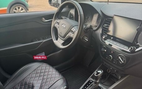Hyundai Solaris II рестайлинг, 2021 год, 1 750 000 рублей, 6 фотография