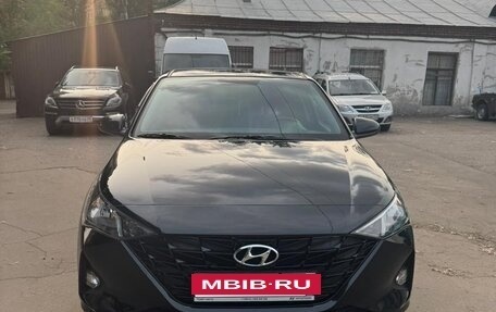Hyundai Solaris II рестайлинг, 2021 год, 1 750 000 рублей, 4 фотография