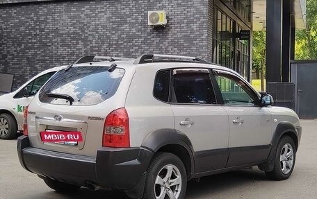 Hyundai Tucson III, 2006 год, 680 000 рублей, 2 фотография