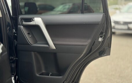 Toyota Land Cruiser Prado 150 рестайлинг 2, 2018 год, 4 299 000 рублей, 25 фотография